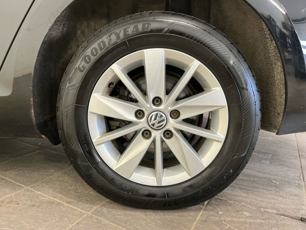 Volkswagen Golf 2014 Musta