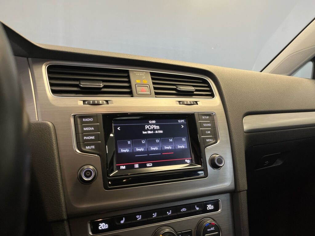 Volkswagen Golf 2014 Musta