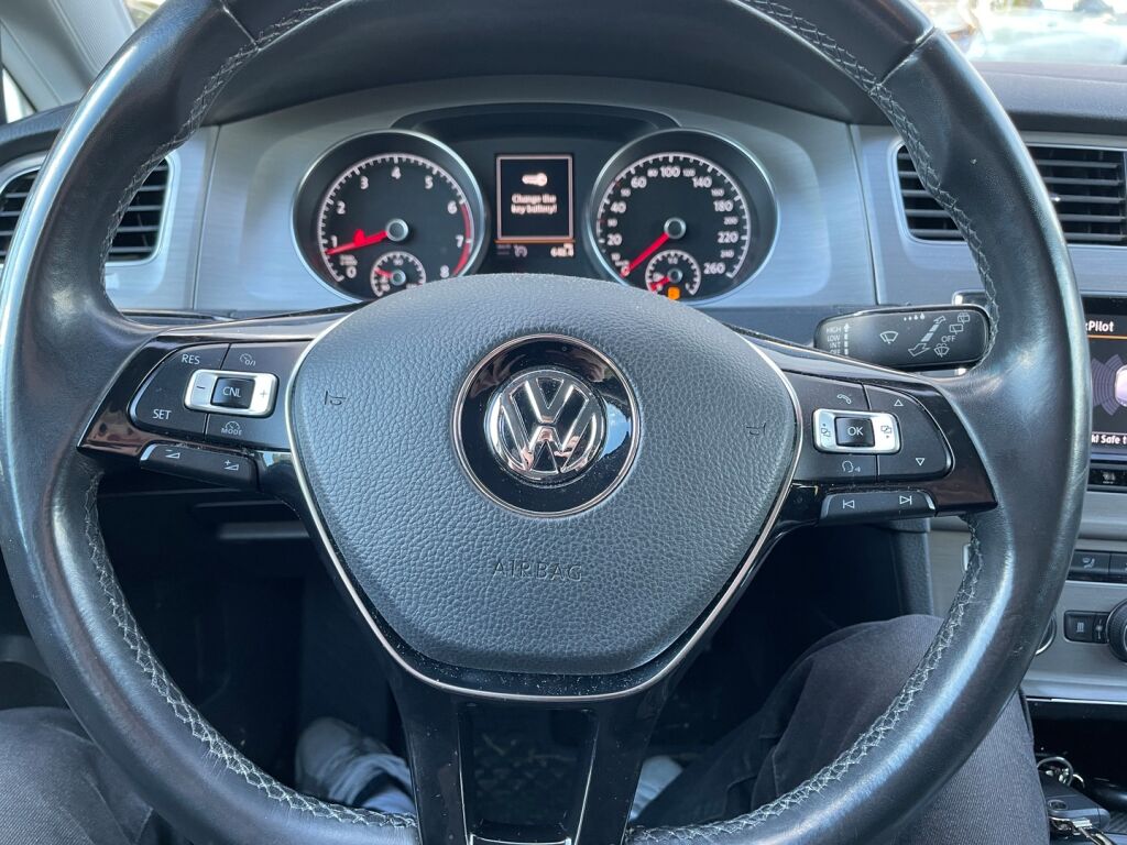 Volkswagen Golf 2014 Valkoinen