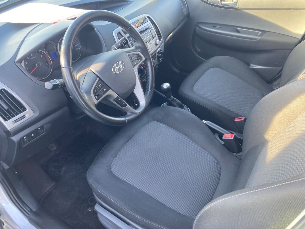 Hyundai I20 2015 Metallinhohto Hopea