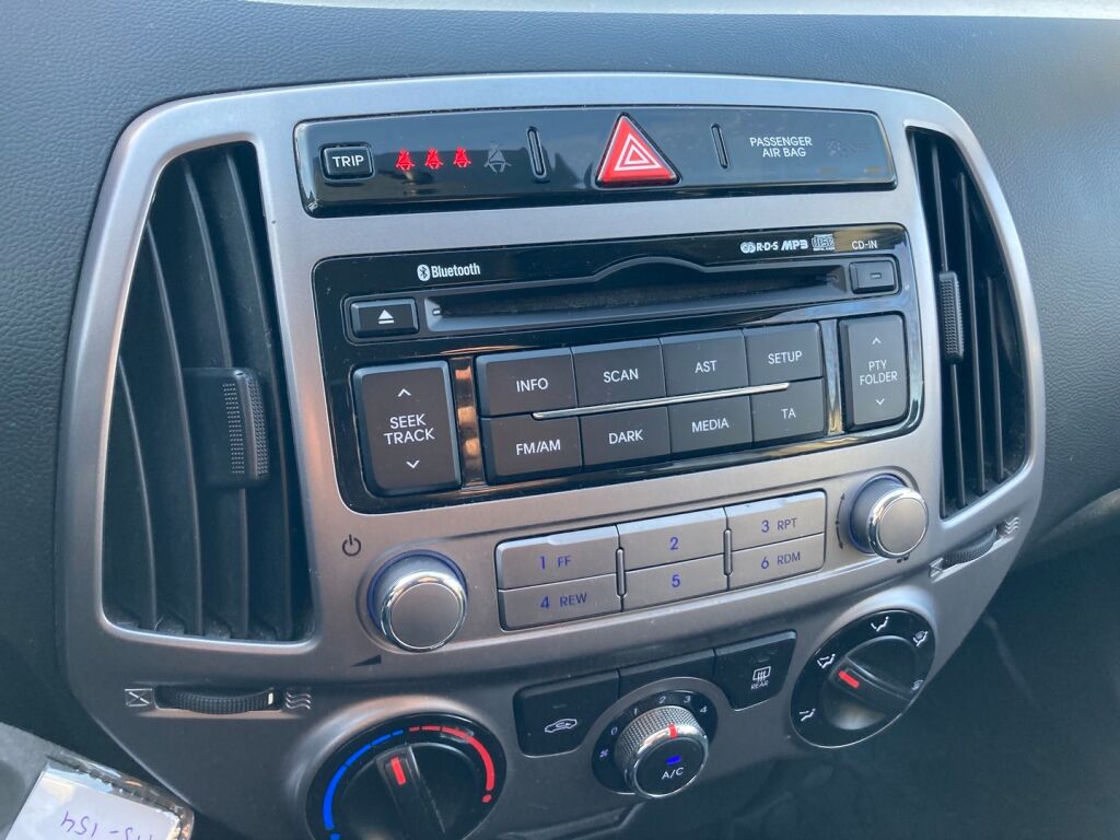 Hyundai I20 2015 Metallinhohto Hopea