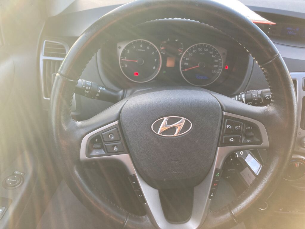 Hyundai I20 2015 Metallinhohto Hopea