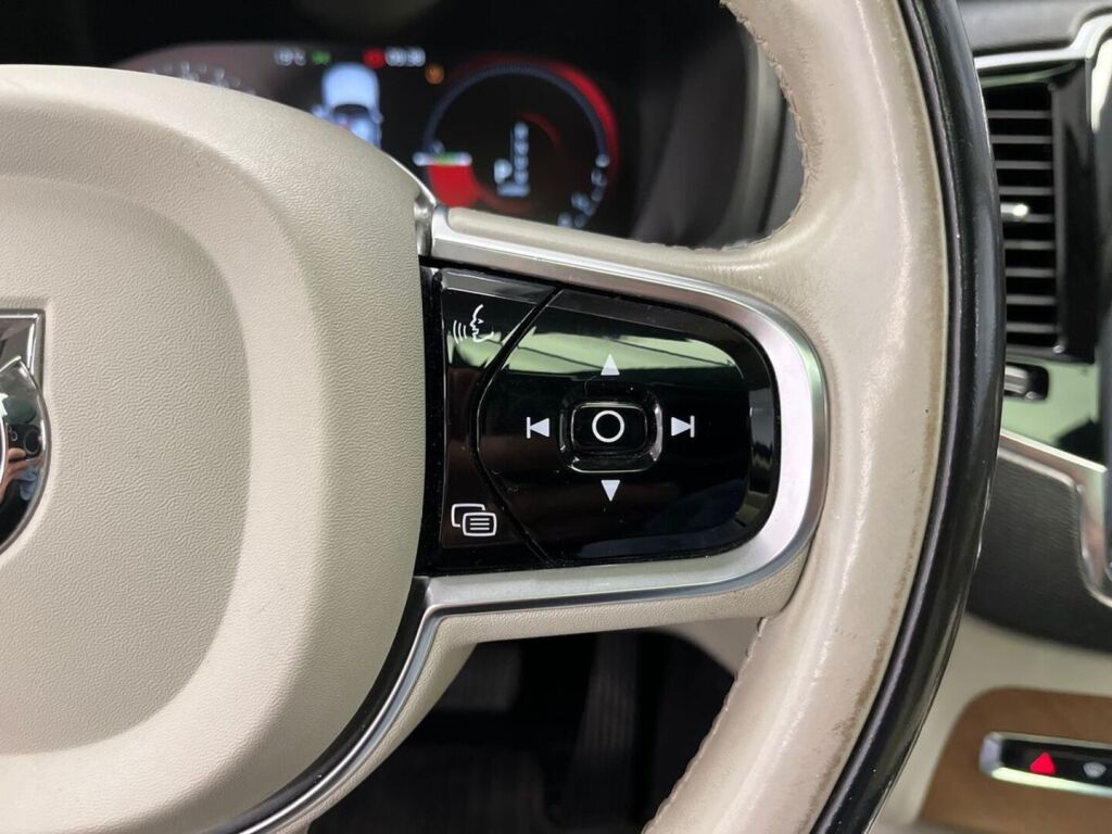 Volvo XC90 2015 Ruskea (beige)