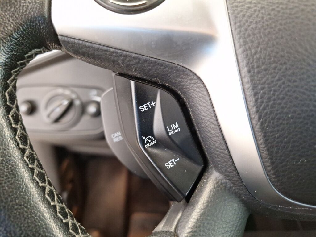 Ford Kuga 2015 Valkoinen