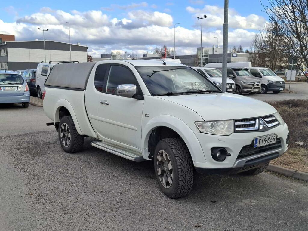 Mitsubishi L200 2014 Valkoinen