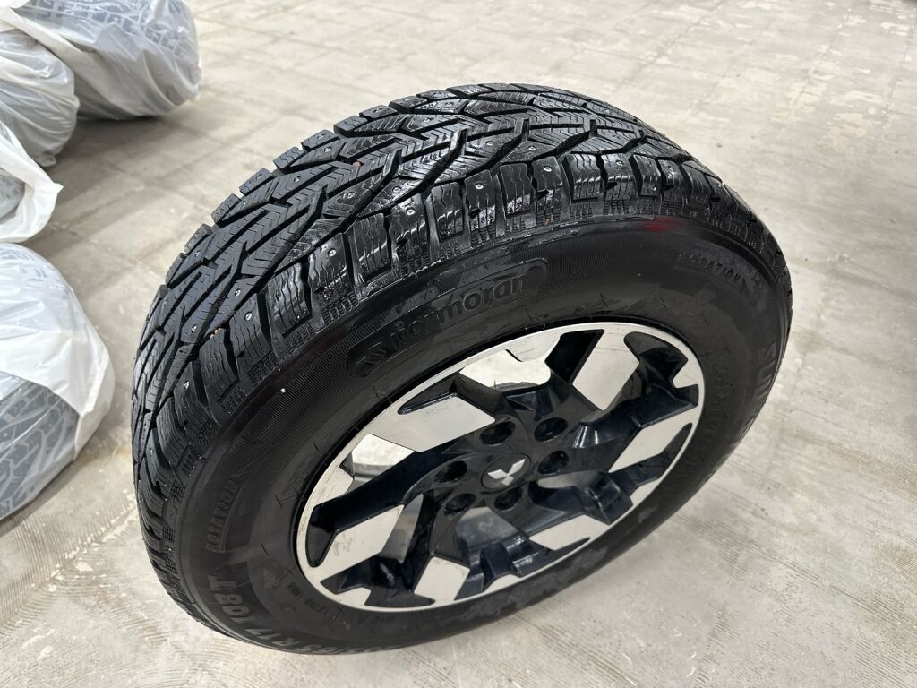 Mitsubishi L200 2014 Valkoinen