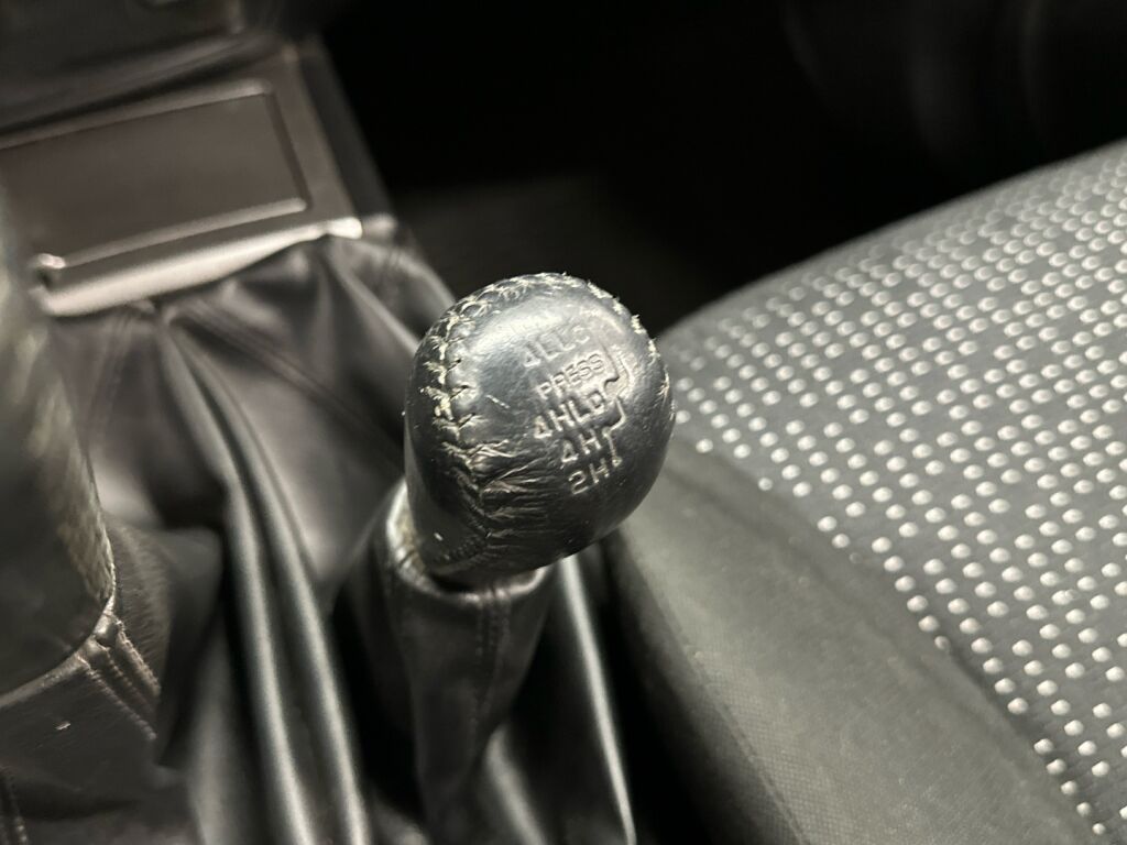 Mitsubishi L200 2014 Valkoinen