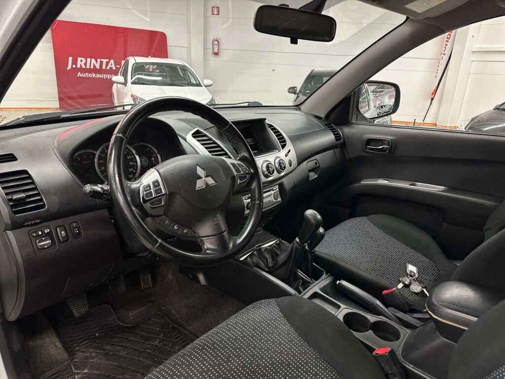 Mitsubishi L200 2014 Valkoinen