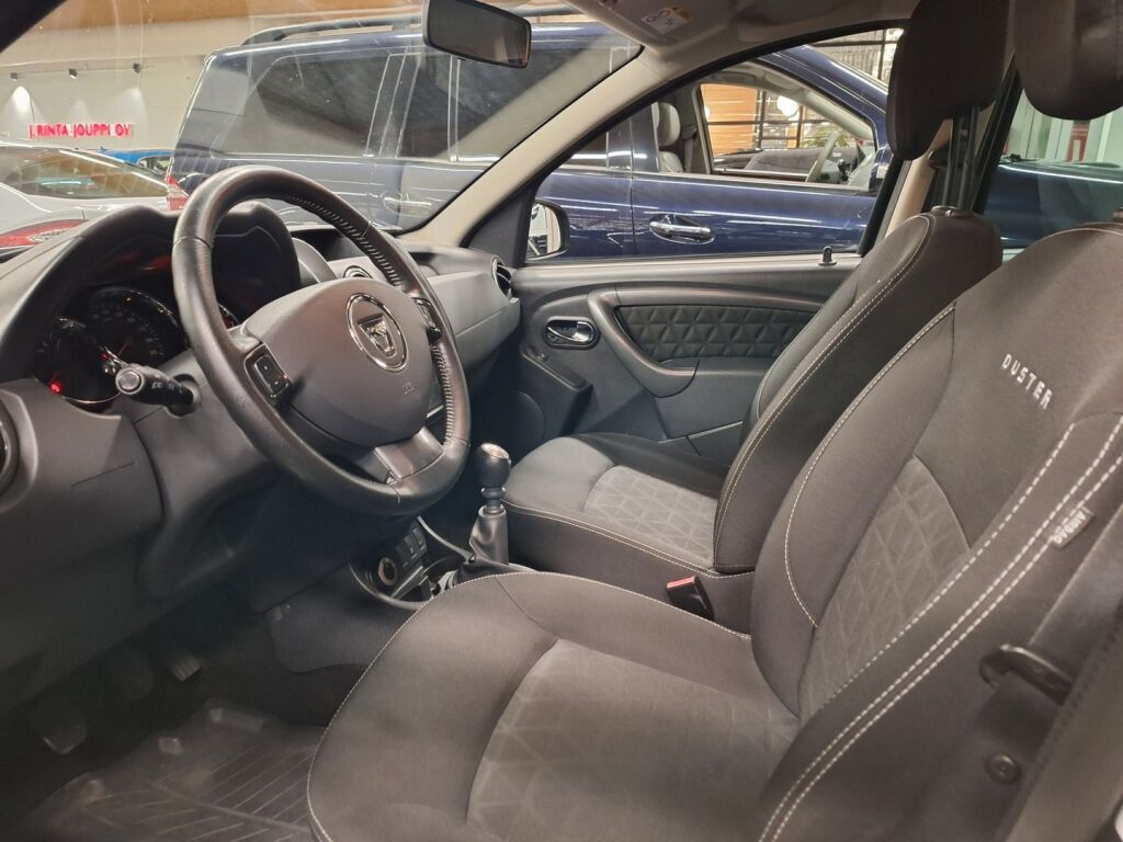 Dacia Duster 2015 Musta