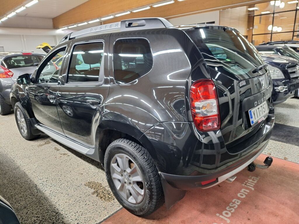 Dacia Duster 2015 Musta