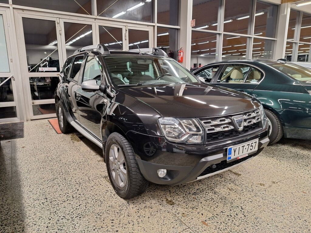 Dacia Duster 2015 Musta