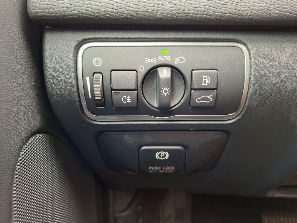 Volvo XC60 2014 Valkoinen