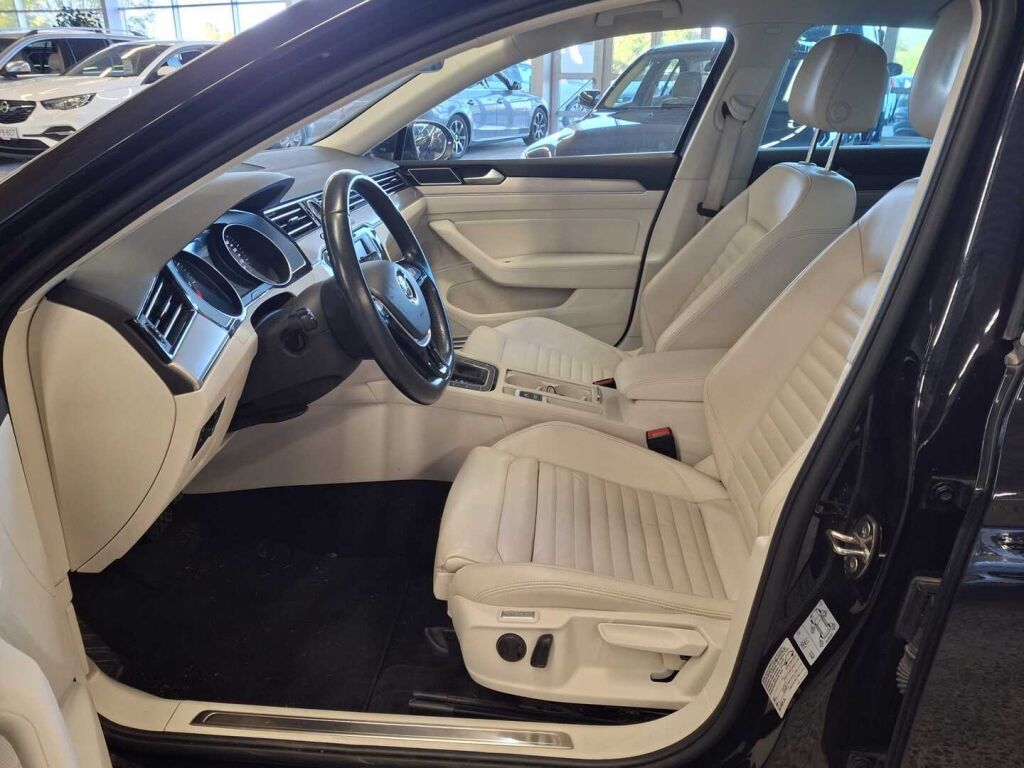 Volkswagen Passat 2015, kuva 4/5