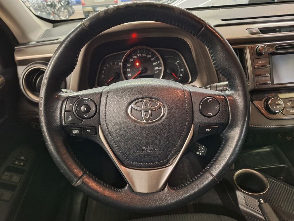 Toyota RAV4 2015 Punainen
