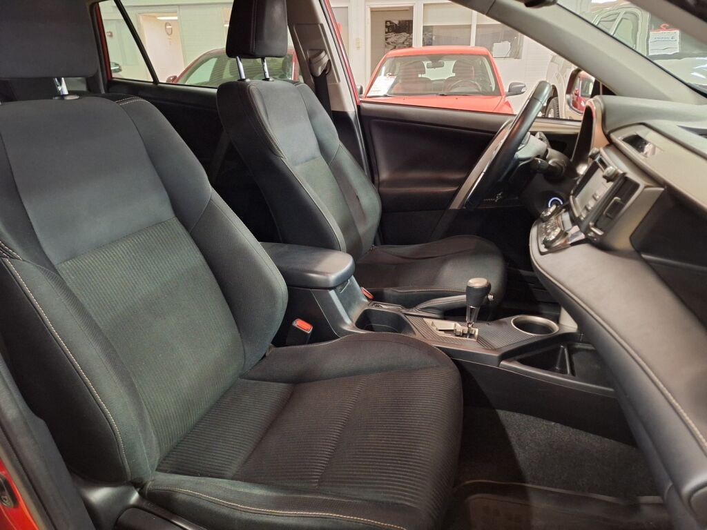 Toyota RAV4 2015 Punainen