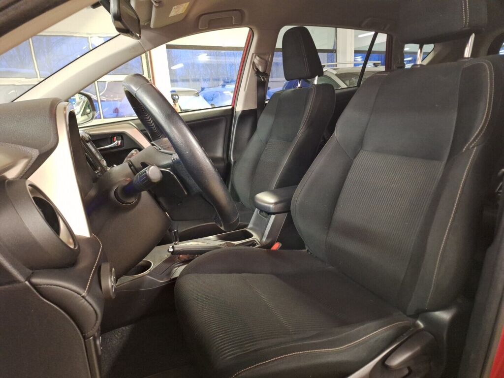 Toyota RAV4 2015 Punainen