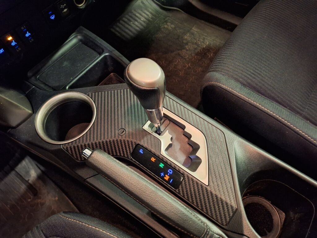 Toyota RAV4 2015 Punainen