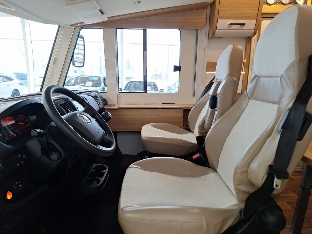 Dethleffs Advantage 2015 Valkoinen