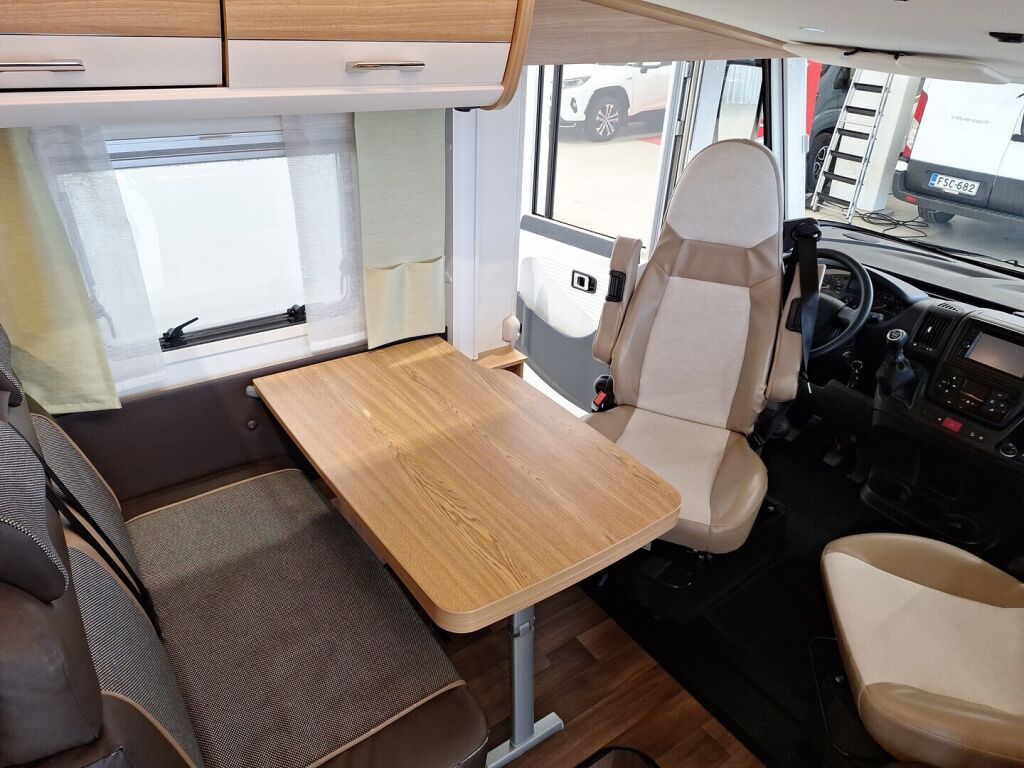 Dethleffs Advantage 2015 Valkoinen