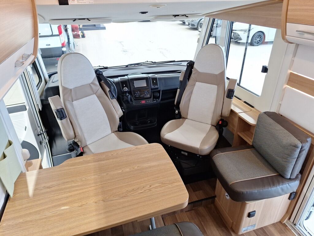 Dethleffs Advantage 2015 Valkoinen