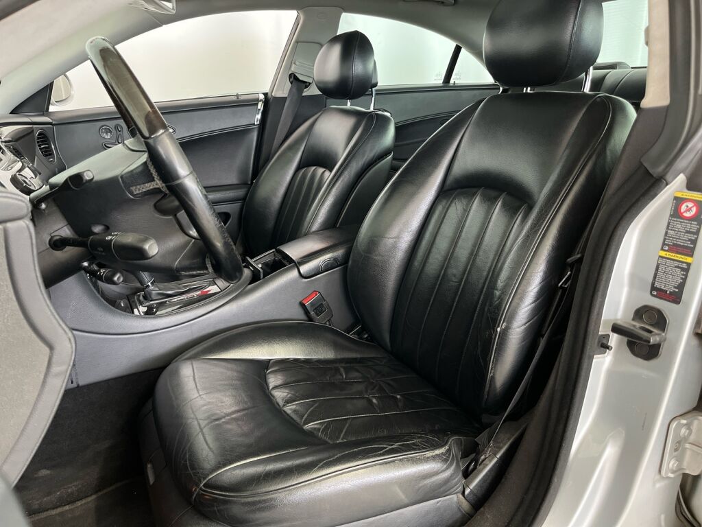 Mercedes-Benz CLS 2004 Harmaa