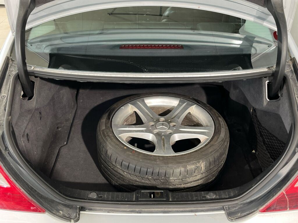 Mercedes-Benz CLS 2004 Harmaa