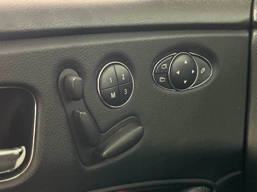 Mercedes-Benz CLS 2004 Harmaa