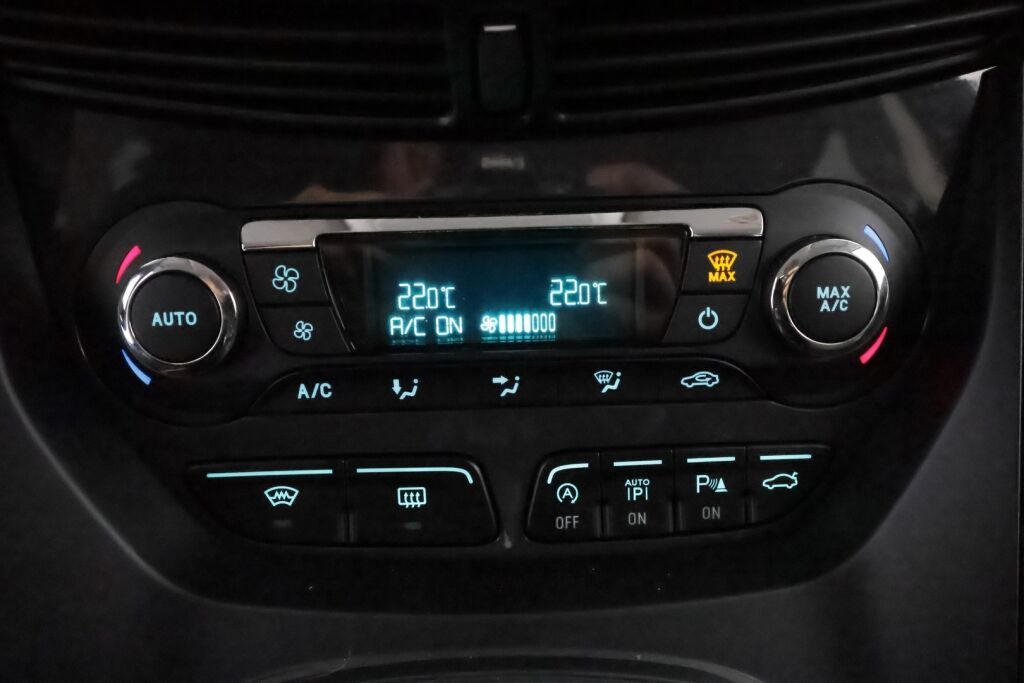 Ford Kuga 2015 Harmaa