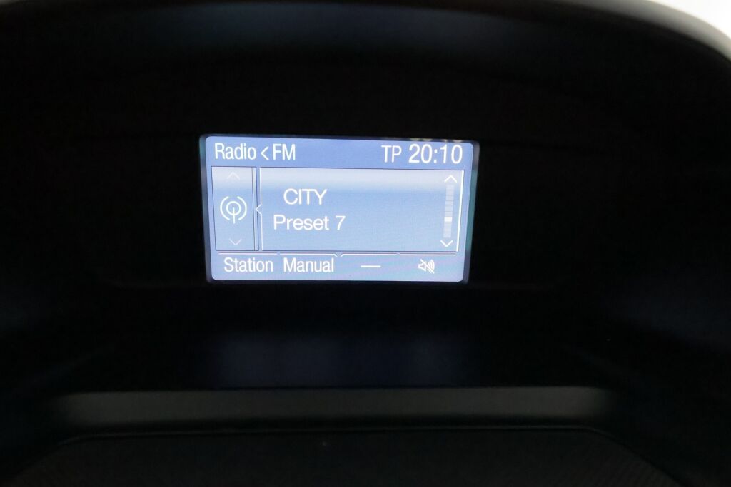 Ford Kuga 2015 Harmaa