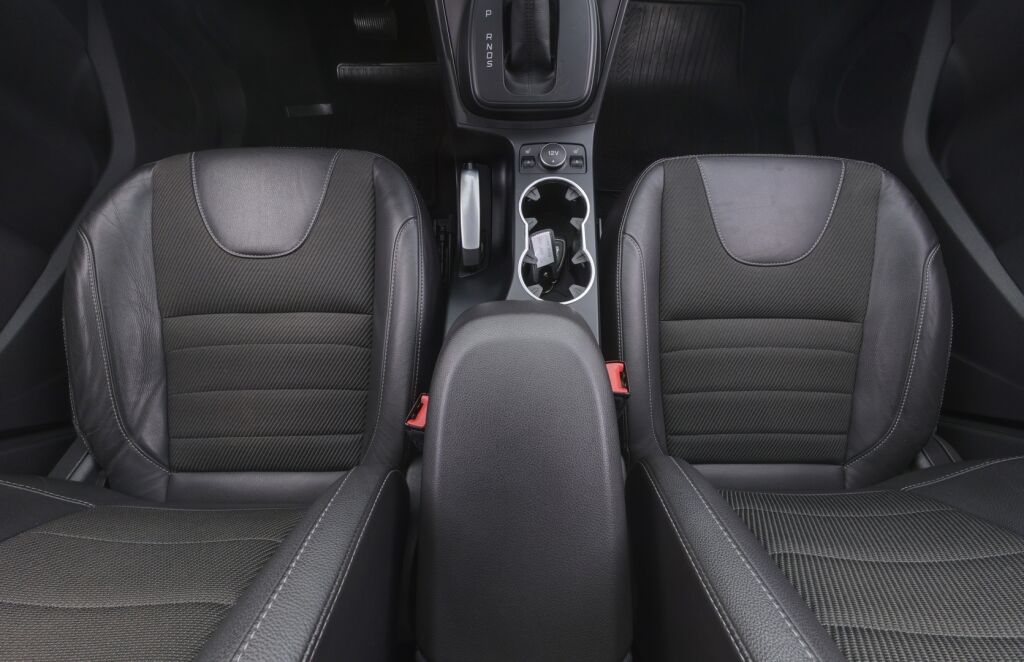 Ford Kuga 2015 Harmaa