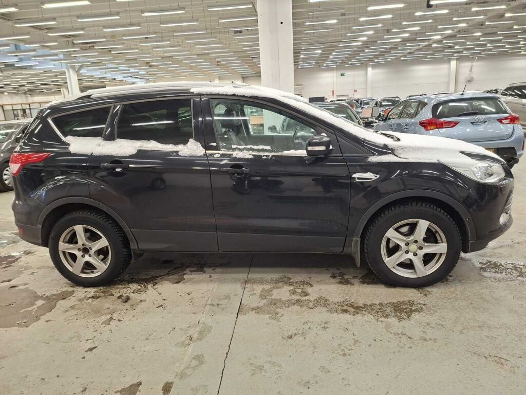 Ford Kuga 2015 Musta