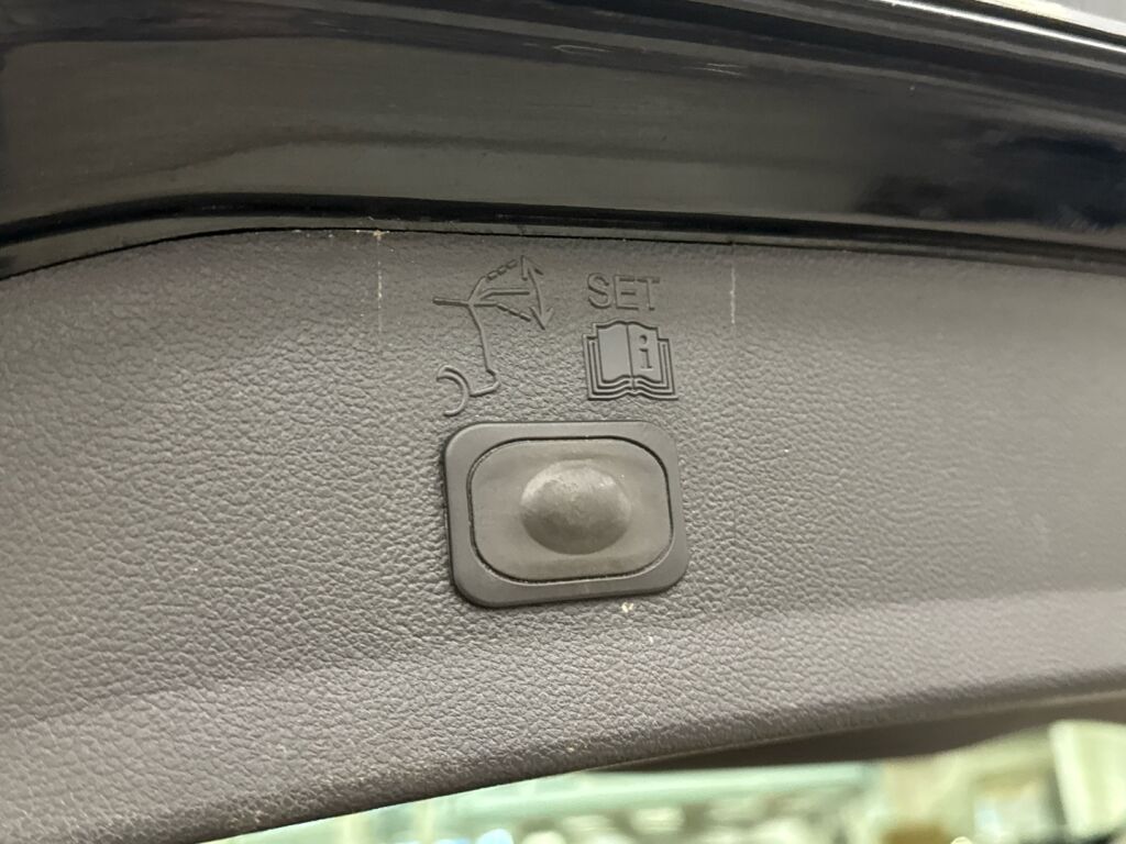 Ford Kuga 2015 Musta