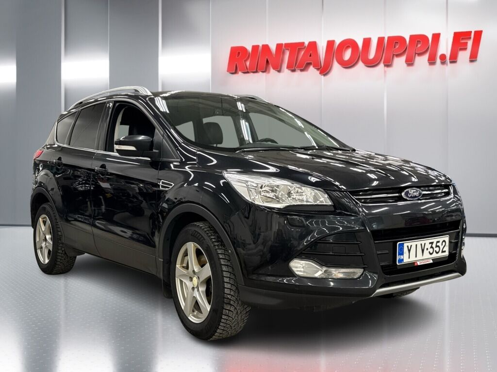 Ford Kuga 2015 Musta