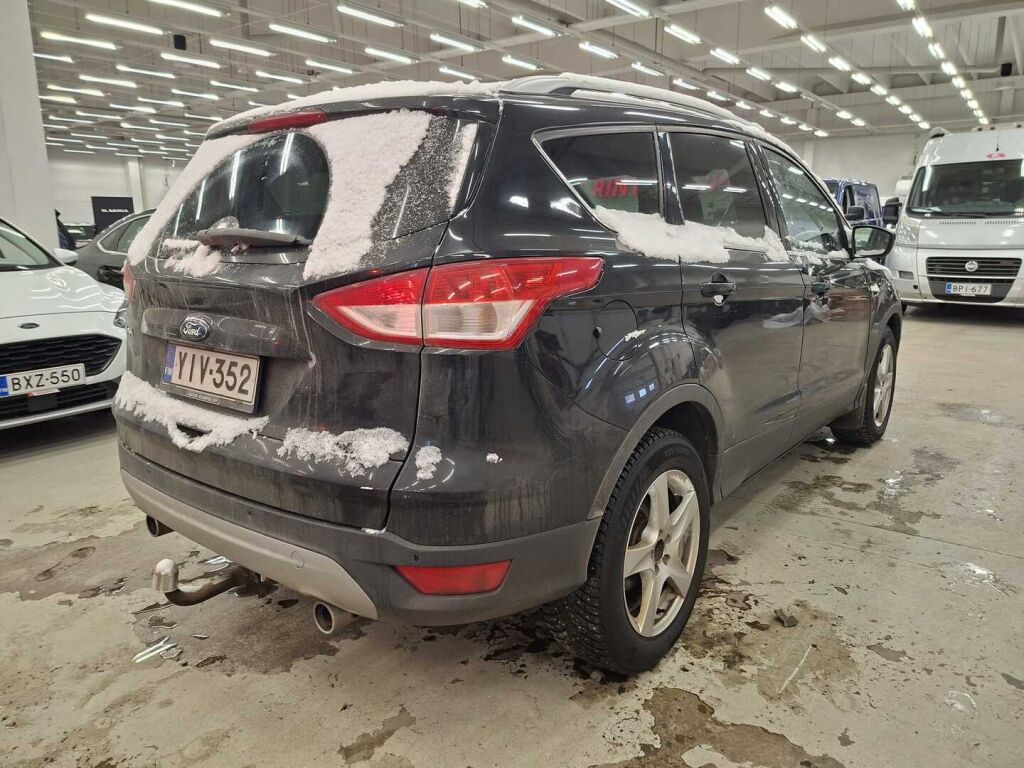 Ford Kuga 2015 Musta