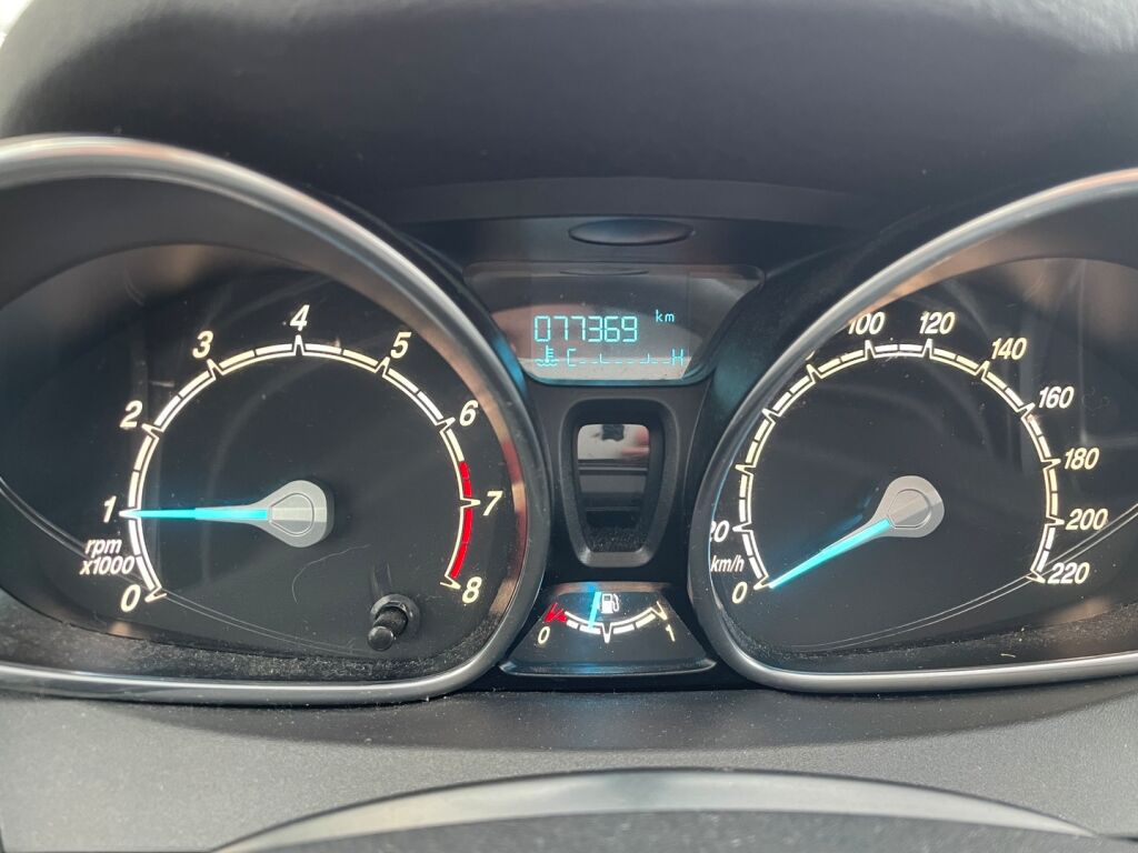 Ford Fiesta 2015 Valkoinen