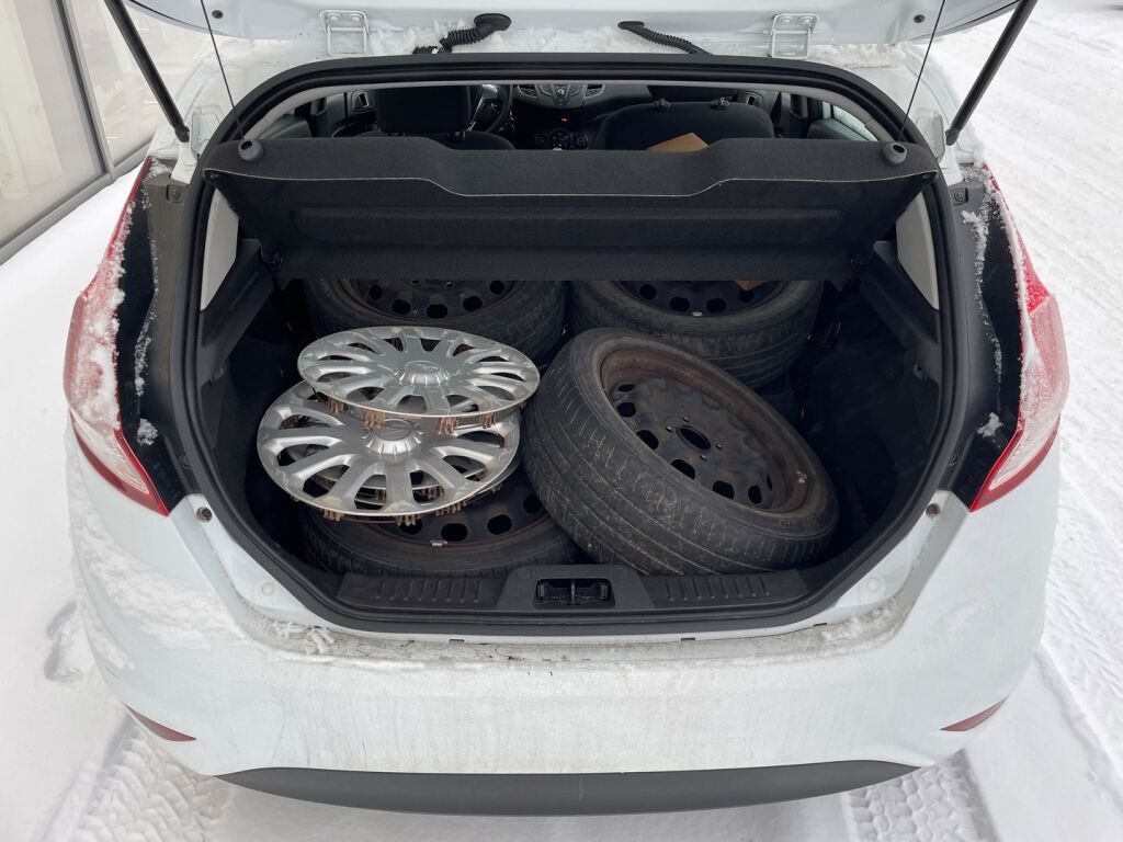 Ford Fiesta 2015 Valkoinen