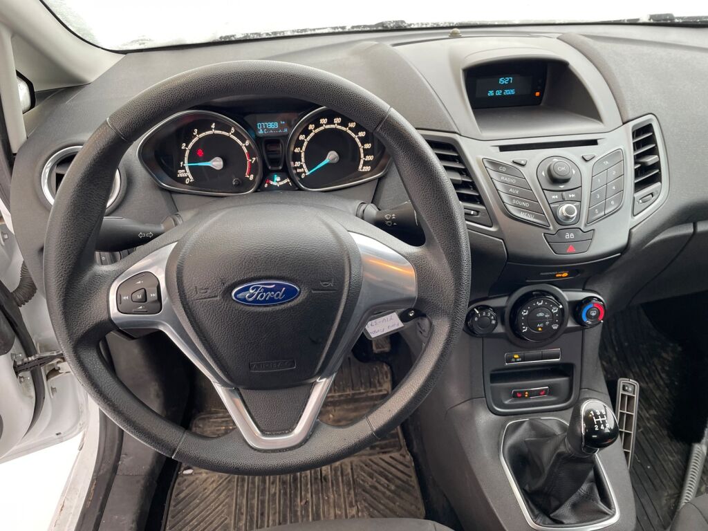 Ford Fiesta 2015 Valkoinen