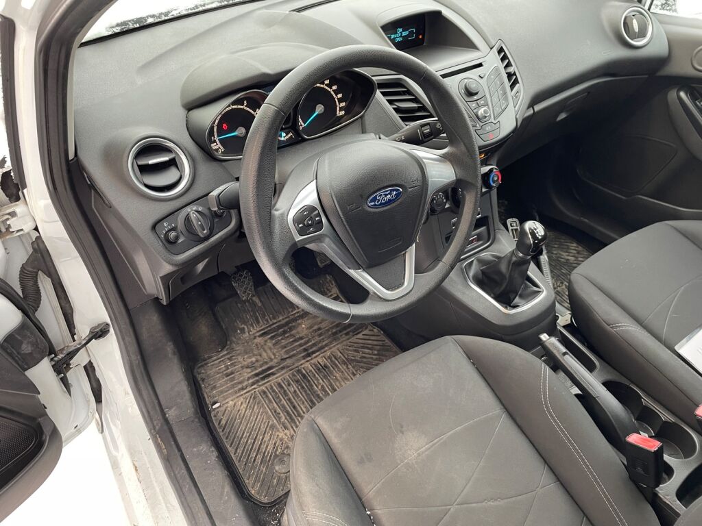 Ford Fiesta 2015 Valkoinen