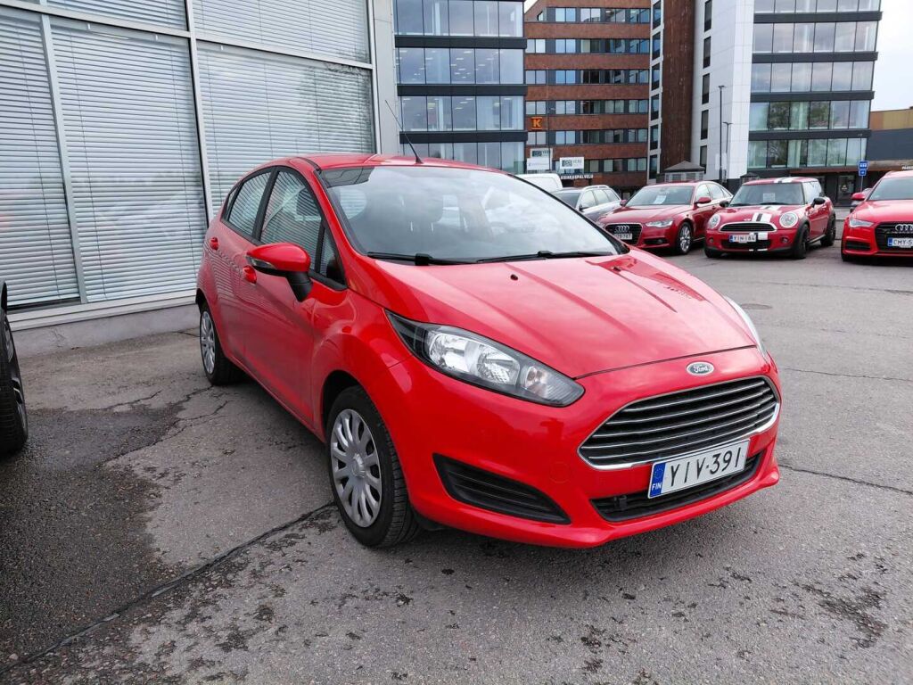 Ford Fiesta 2015 Punainen