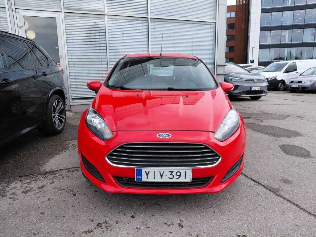 Ford Fiesta 2015 Punainen