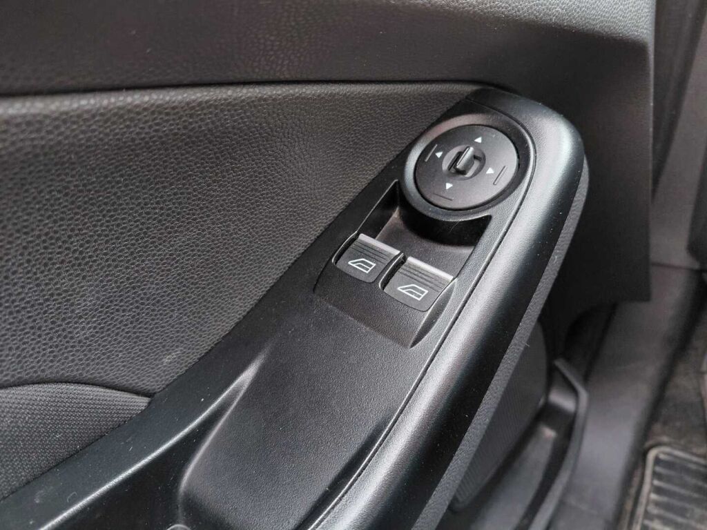Ford Fiesta 2015 Punainen