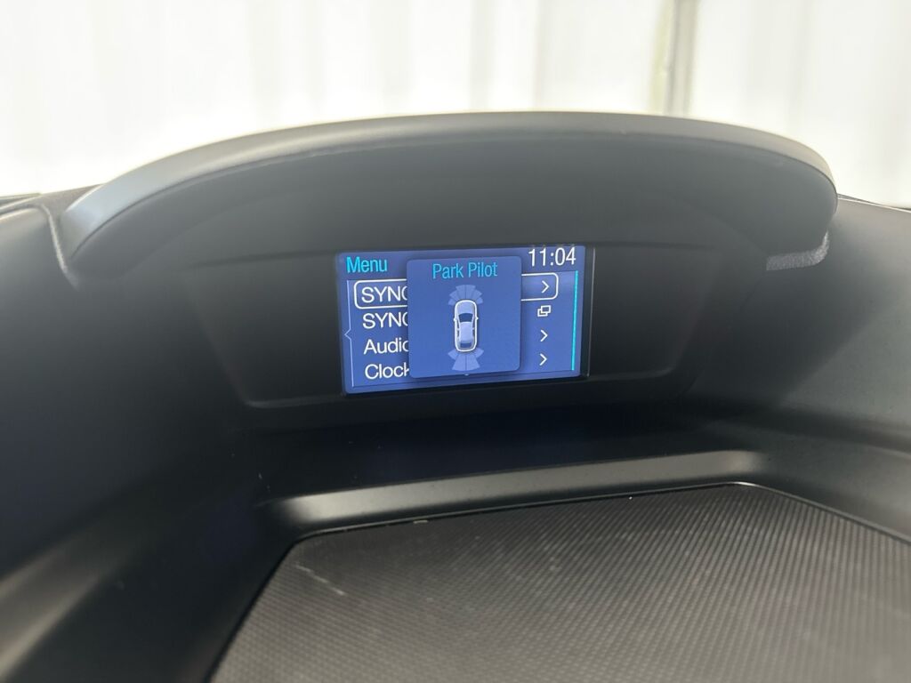 Ford Kuga 2015 Harmaa