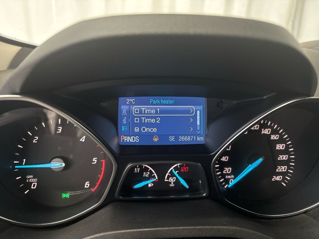 Ford Kuga 2015 Harmaa