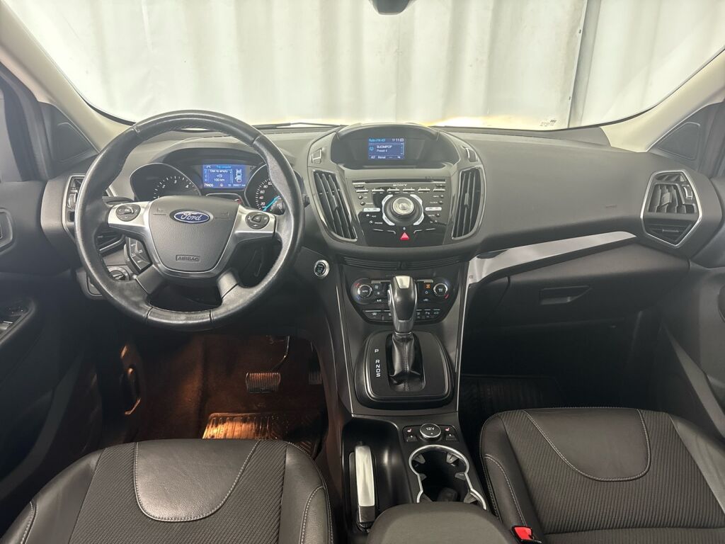 Ford Kuga 2015 Harmaa