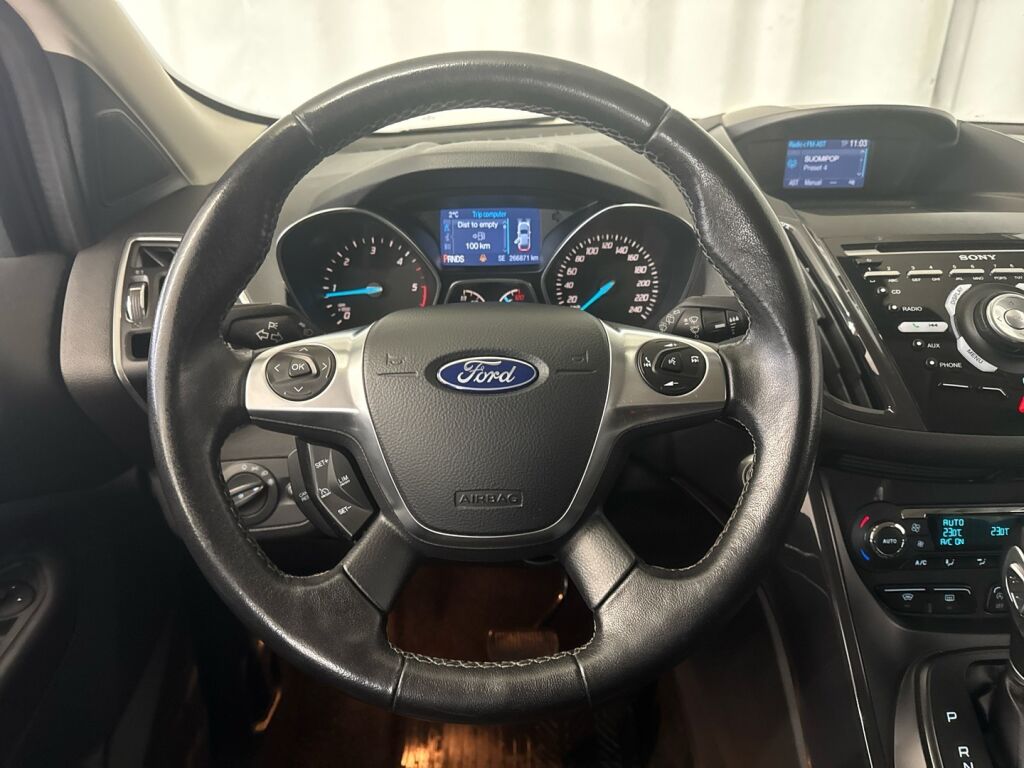 Ford Kuga 2015 Harmaa