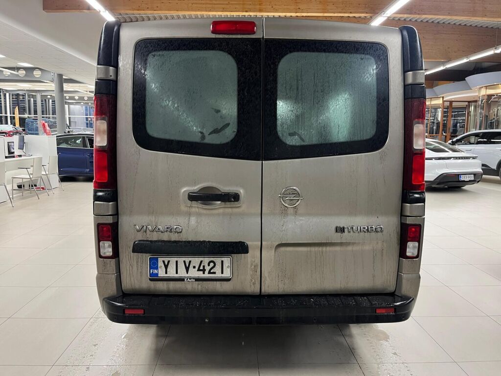 Opel Vivaro 2015 Ruskea (beige)