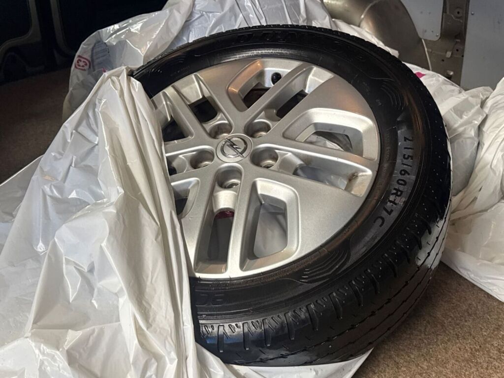 Opel Vivaro 2015 Ruskea (beige)