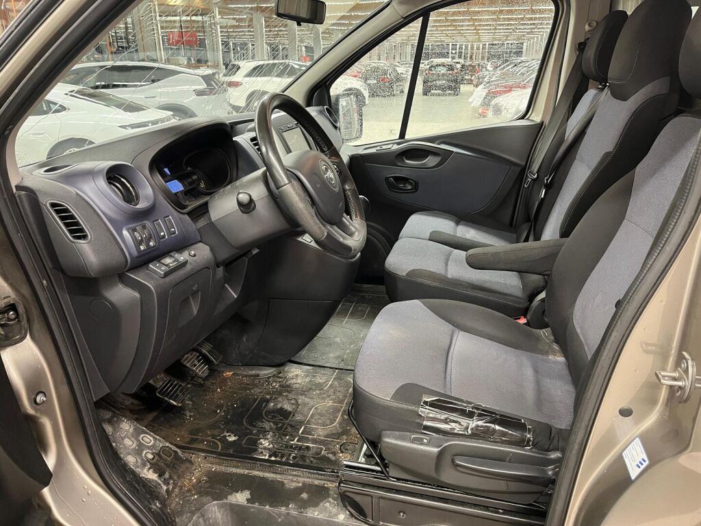 Opel Vivaro 2015 Ruskea (beige)