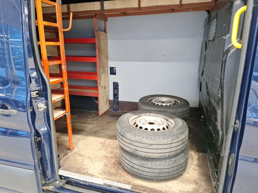 Ford Transit 2014 Sininen