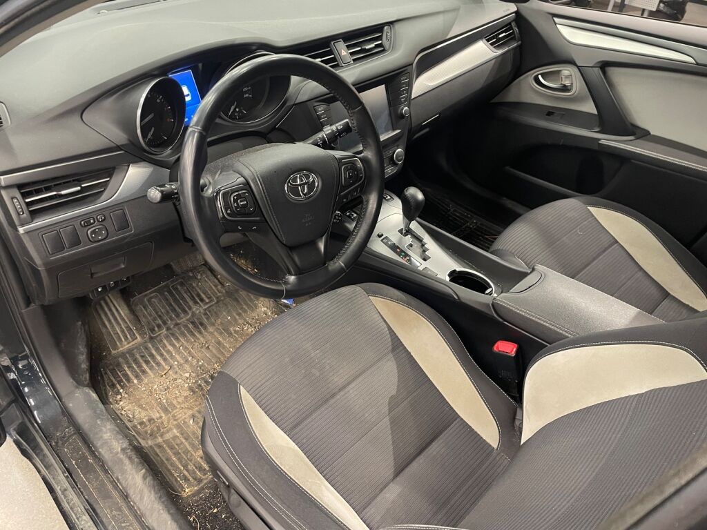 Toyota Avensis 2015 Harmaa